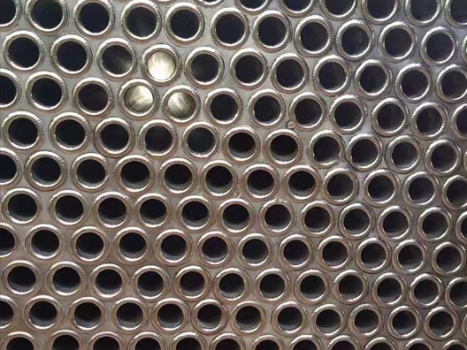 Pressure vessel heat exchanger