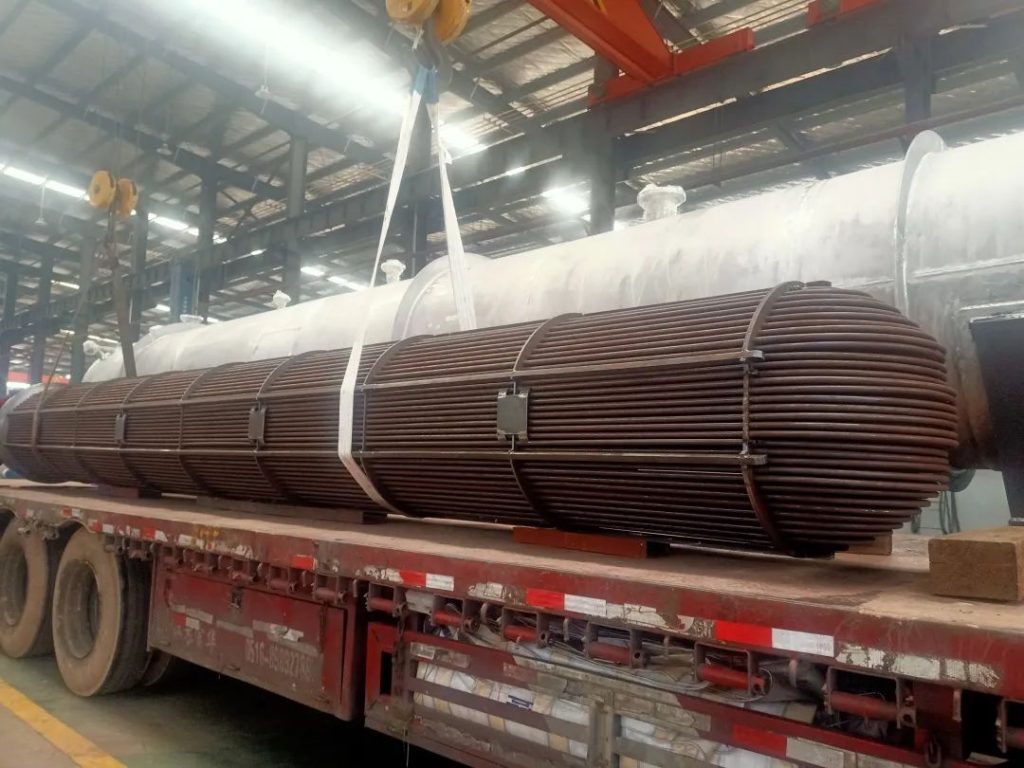 湖南宏泰制造承接的全国最大的港资苯酚丙酮生产企业的三套配套设备检验合格顺利出厂